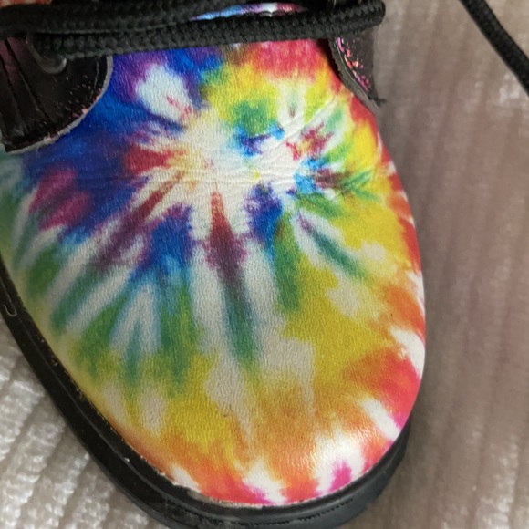 Yes We Vibe PEACEFUL Tie Die Swirl boots - Picture 6 of 10